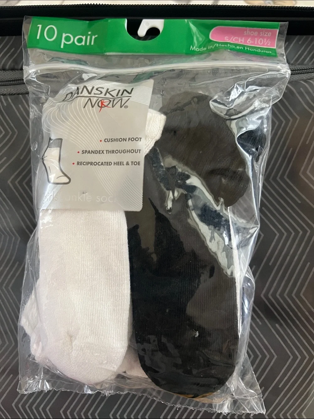 Danskin Now kids 10-Pair Ankle Socks - Black & White